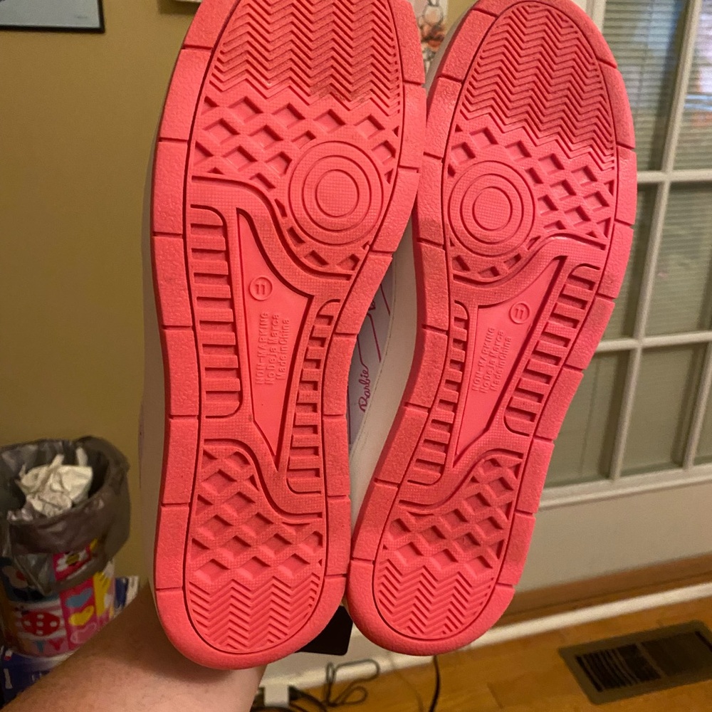 FIRST OFFER GETS IT! Women’s Barbie Shoes Size 11 - Picture 4 of 4